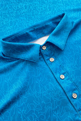 Polo de golf azul con estampado abstracto para hombre