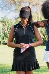Playera Deportiva Sin Mangas Negra y Vivos Blancos para Dama