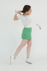 Polo Blanca con Tela Ligera y Cuello Estampado para Dama